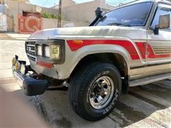 تۆیۆتا لاند کروزەر